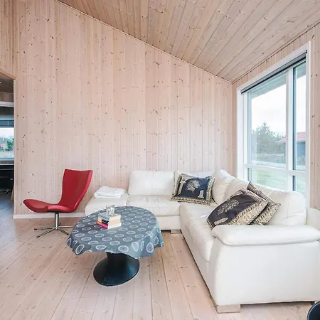 4 Star In Ulfborg * Fjand Gårde
