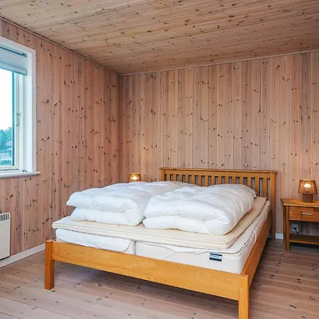 4 Star In Ulfborg