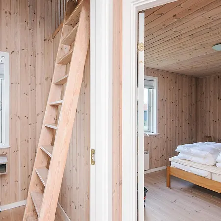 4 Star In Ulfborg *