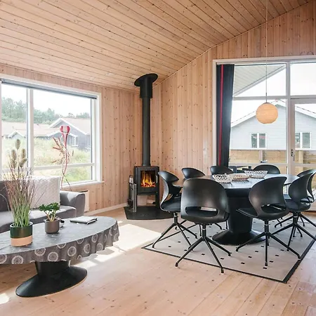 4 Star In Ulfborg