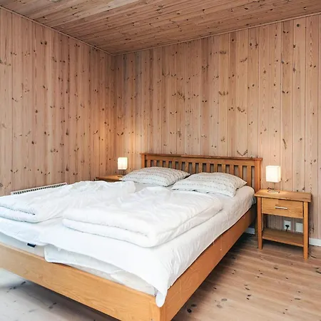 4 Star In Ulfborg Fjand Gårde